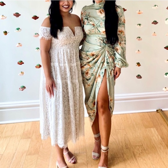 PrettyLittleThing | Dresses | Prettylittlething Sage Green Floral Twist  Bust Draped Midi Dress Size | Poshmark